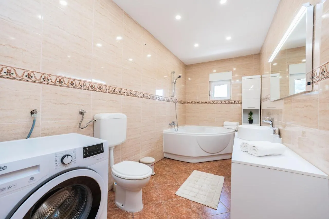 Apartment Apartmani Tomeri Starigrad Paklenica
