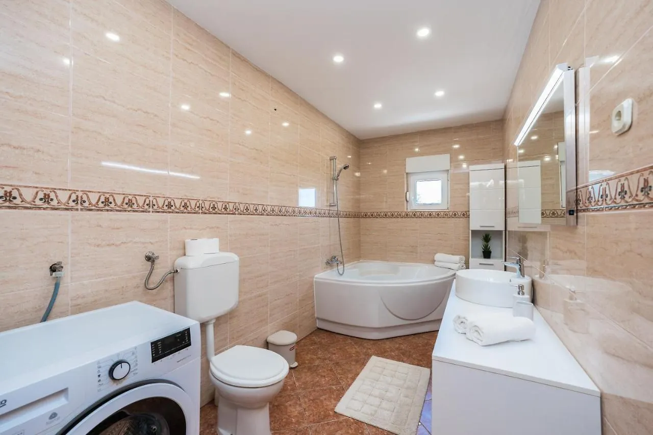 Apartmani Tomeri Starigrad Paklenica Kroatien