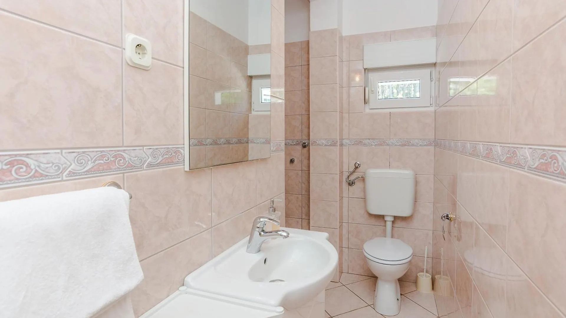 Apartmani Tomeri Starigrad Paklenica 0*,